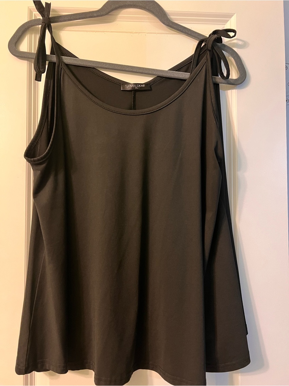 Lovellear Black Tie-Shoulder Camisole